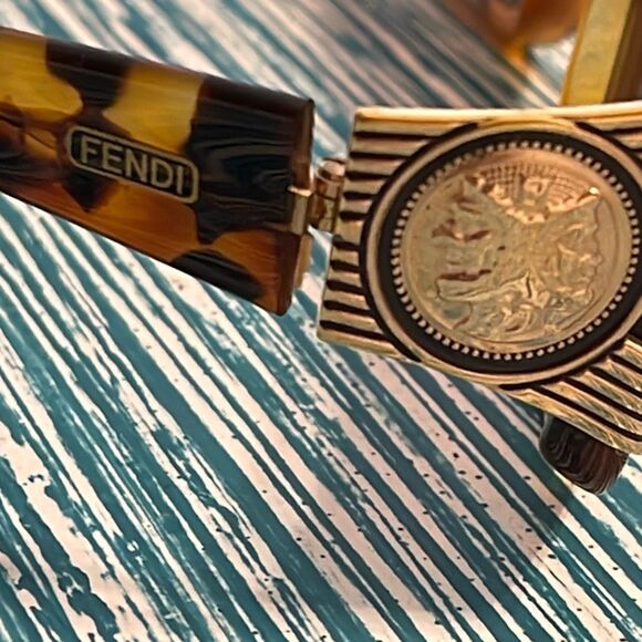 FENDI Vintage Classic Tortoise Shell Sunglasses - Picture 2 of 9